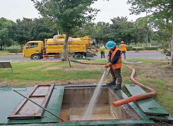 张金镇化油池清理