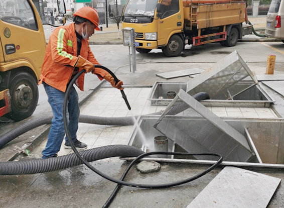 张金镇隔油池清理